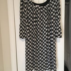 Tuplip sleeve dress.